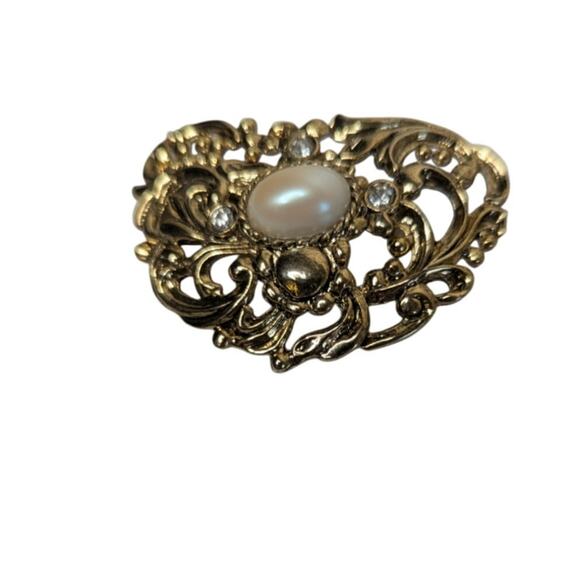 Vintage Gold toned Barouque style simulated pearl cabachon rhinestone brooch pin - Picture 2 of 5